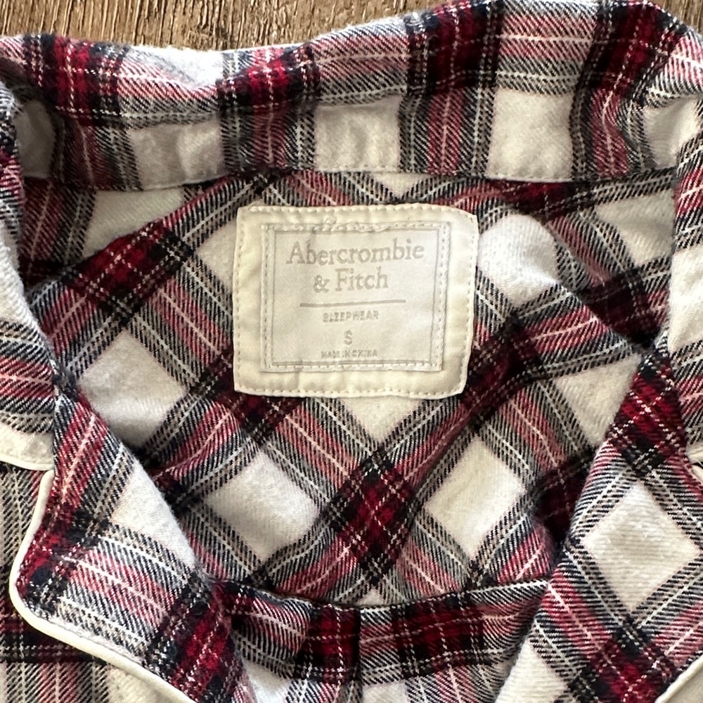 Abercrombie & Fitch Red and White Plaid Pajama Set - Flannel shorts set - Picture 5 of 8